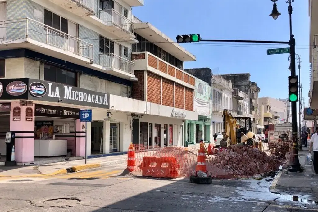 Imagen Reducen carril de 5 de Mayo en el centro de Veracruz