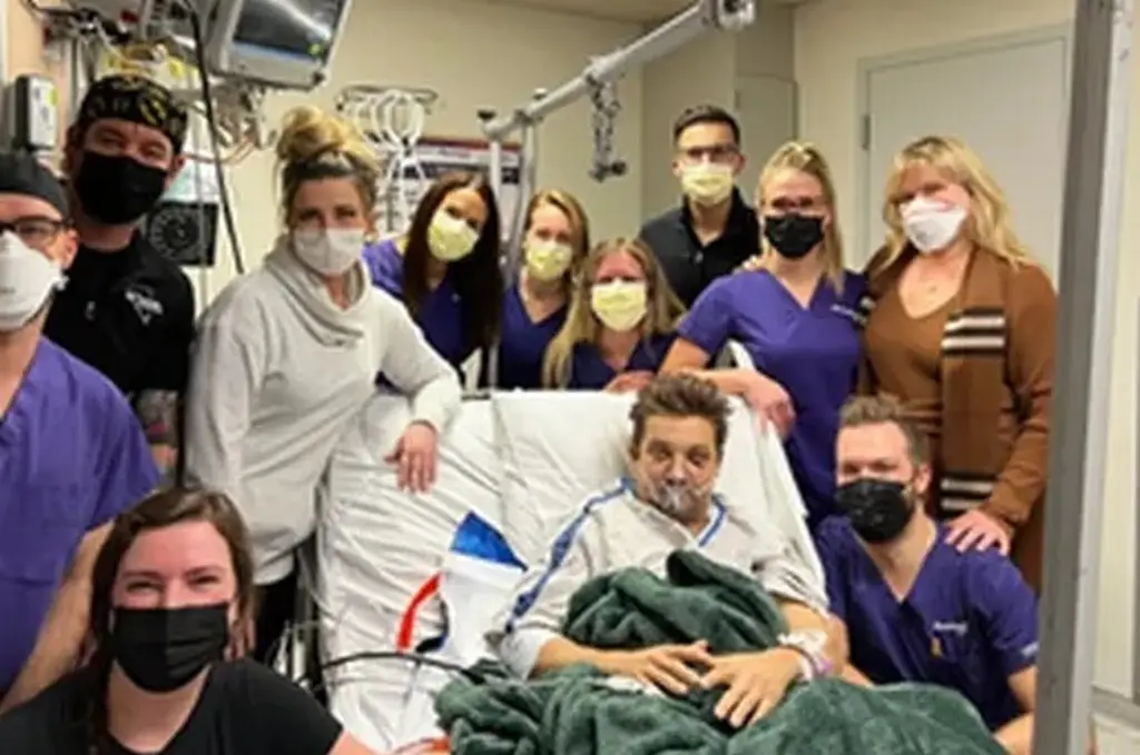 Imagen Así pasó Jeremy Renner su cumpleaños en el hospital 