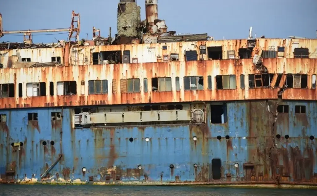 Imagen Barco ruso lleva más de 2 años abandonado en playas de Alvarado