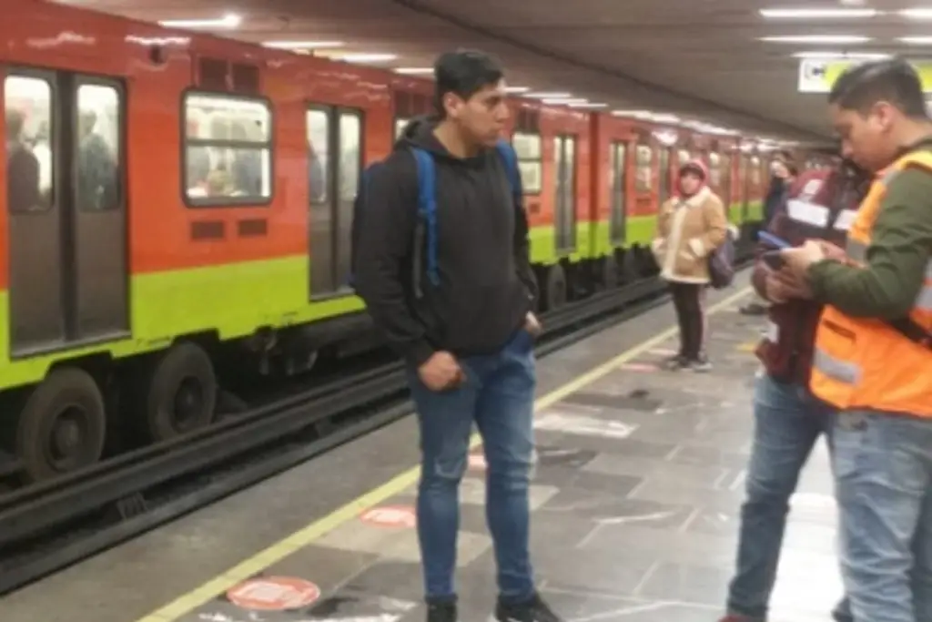 Desalojan Por Incendio Tren Del Metro De Cdmx En Estación La Raza Xeu Noticias Veracruz 6844