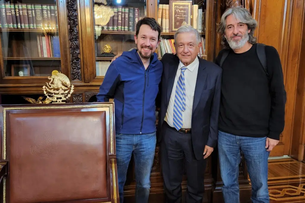 Imagen AMLO recibe en Palacio Nacional a fundador de 