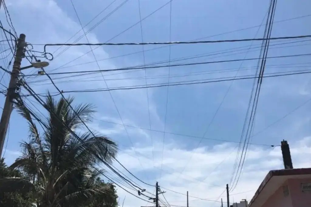 Imagen Multan a empresas cableras de Veracruz; pide Alcaldesa regularlas 