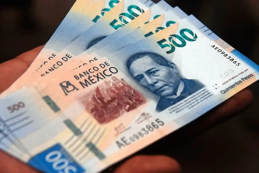 Imagen Peso mexicano avanza frente al dólar; cierra con ganancia semanal de 2.03%
