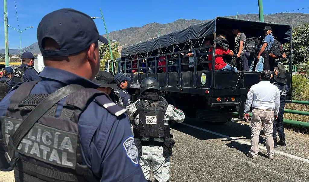 Imagen Aseguran a más de 250 migrantes hacinados en Chiapa de Corzo, Chiapas