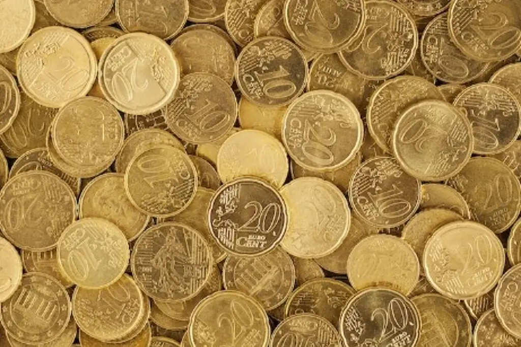 Imagen Rusia planea con Irán lanzar una nueva moneda respaldada por oro 