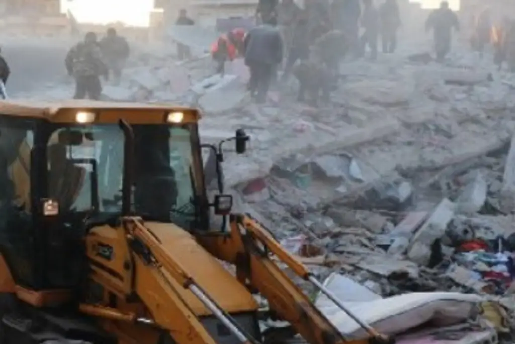 Imagen Derrumbe de edificio deja al menos 16 muertos 