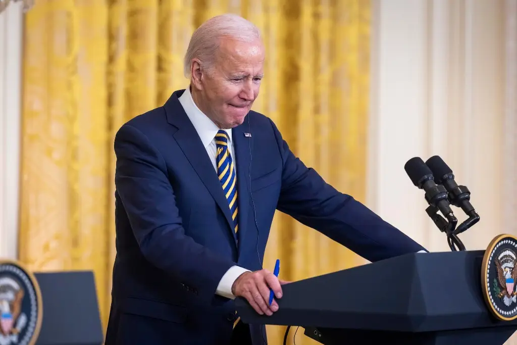 Imagen Biden reacciona a tiroteo que dejó 10 muertes: 