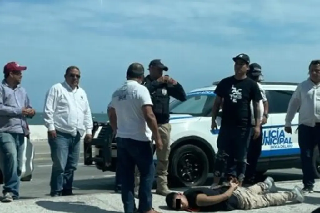 Imagen Detienen a presunto asaltante por el bulevar Ávila Camacho de Boca del Río 