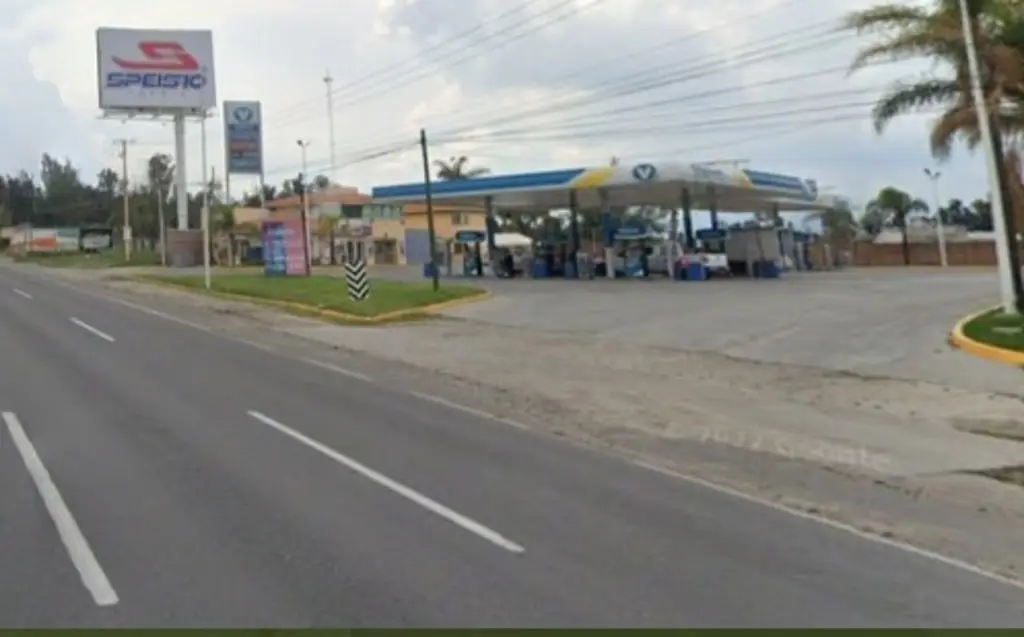Imagen Cierre en carretera Silao-León por choque de tráiler y auto 