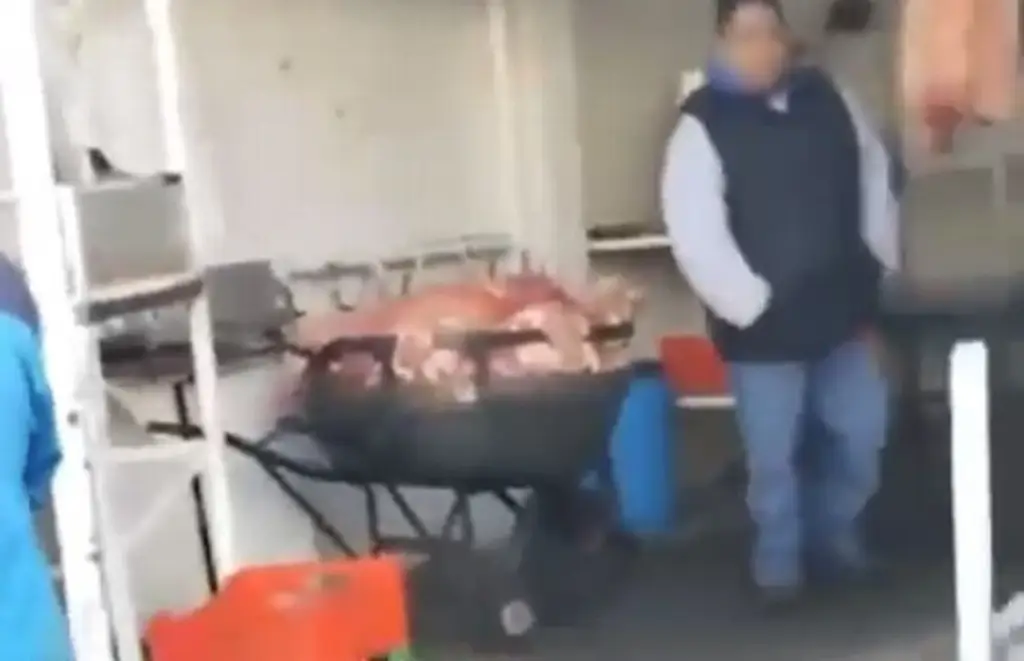 Imagen Golpeado y emplayado tras ser sorprendido robando en mercado (+Video)