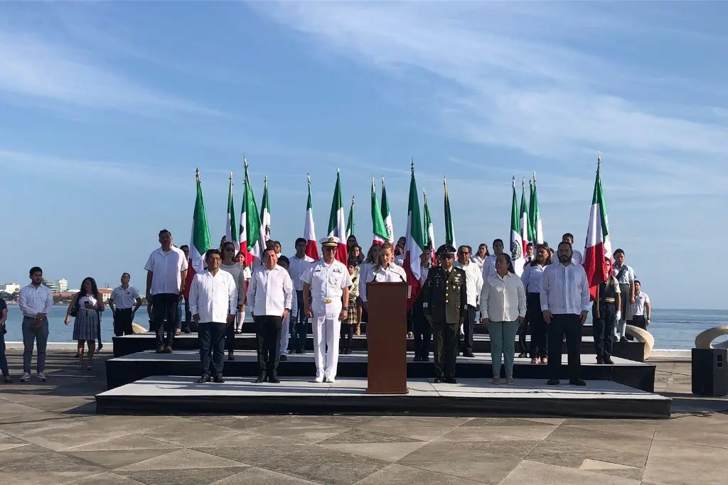 Imagen Conmemoran en Veracruz el Día de la Bandera