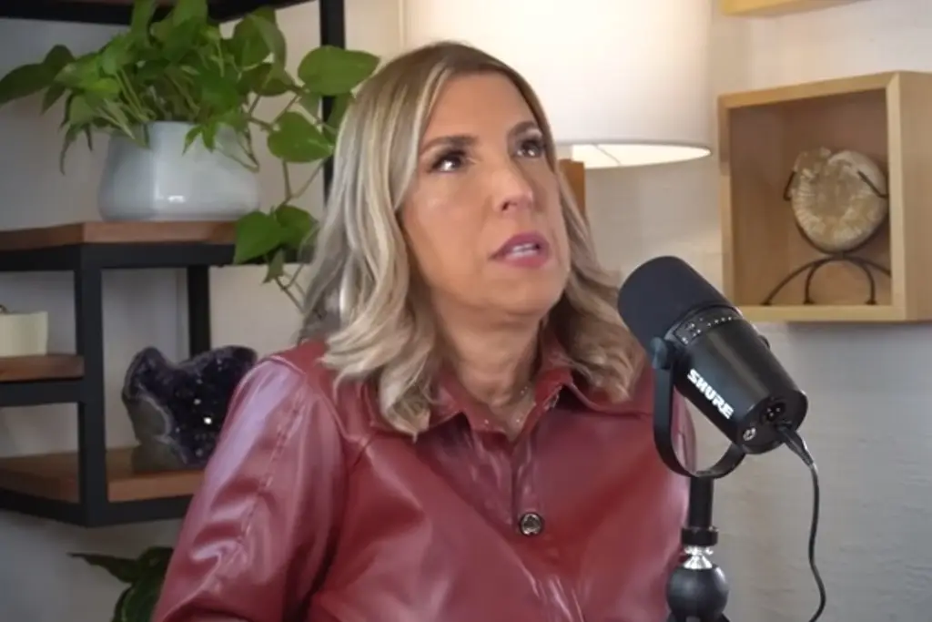 Imagen El pódcast que se viralizó; Mayte habla del suicidio de su hijo y su activismo 