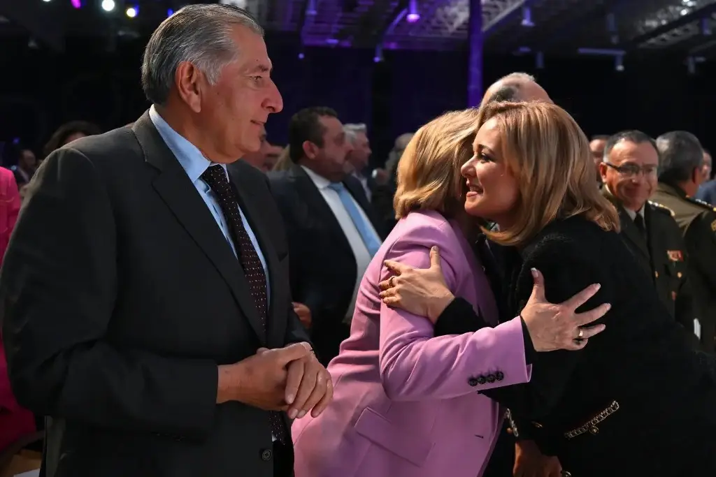 Imagen Gobernadora de Chihuahua rinde informe y reúne a Adán Augusto y Fox