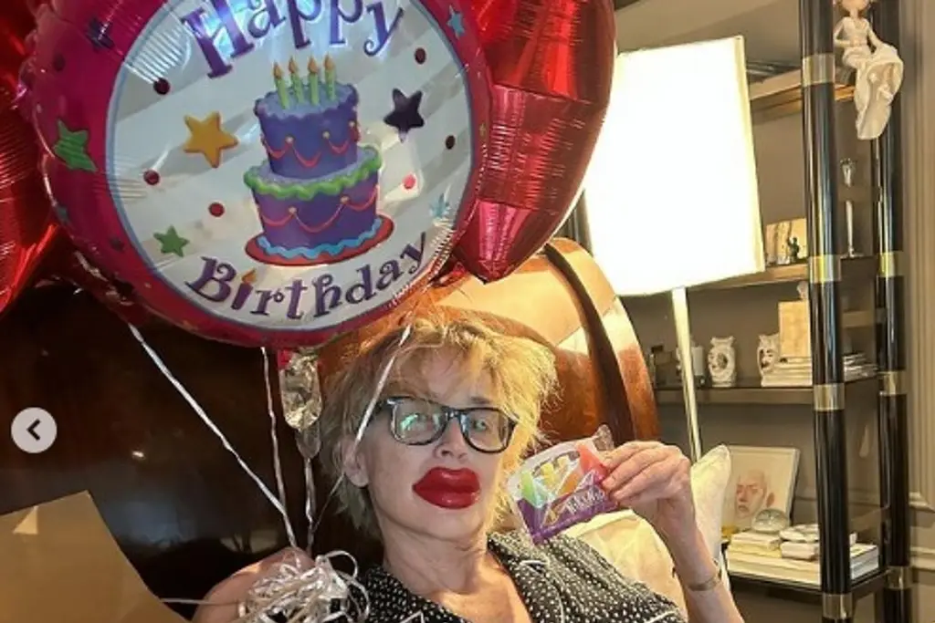 Imagen Sorprende aspecto de Sharon Stone al festejar su cumpleaños 65