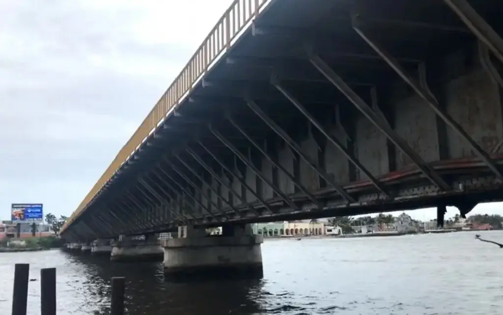 Imagen Puente vehicular de Boca del Río es funcional, pero ya no es suficiente: Colegio de Ingenieros Civiles 