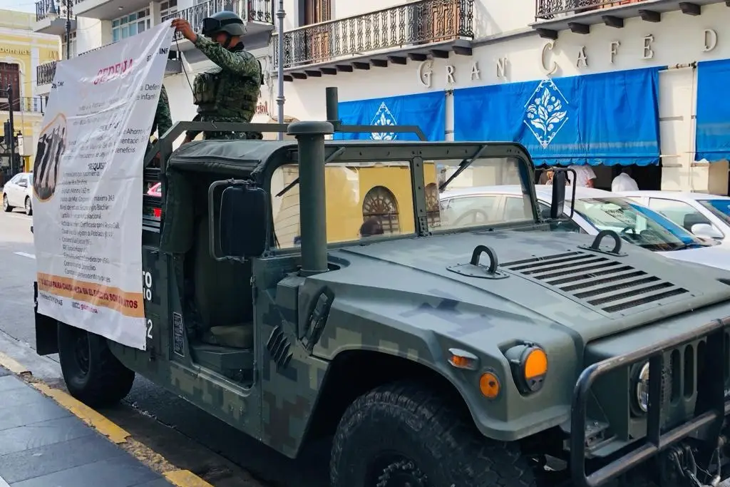 Imagen Ejército Mexicano recorre calles de Veracruz para reclutar a nuevos soldados