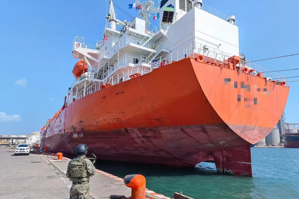 Imagen Aseguran más de 30 kilos de presunta cocaína en casco de buque en el Puerto de Veracruz