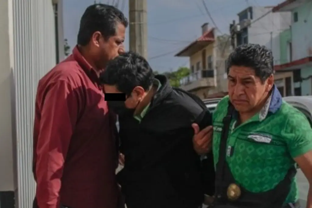 Imagen Llega al penal de Pacho Viejo juez detenido en Xalapa acusado de presunta corrupción 