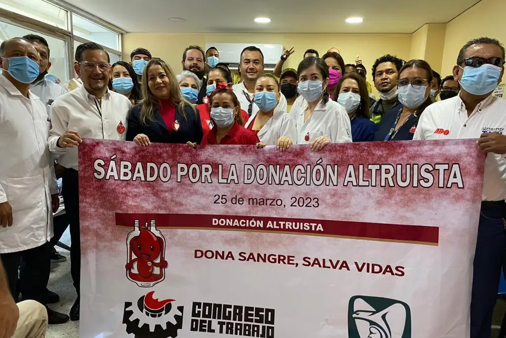 Imagen Trabajadores de CTM y Congreso del Trabajo donan sangre de manera altruista en Veracruz 