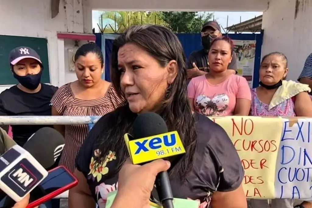 Imagen Madres de familia toman jardín de niños en Veracruz, exigen personal de limpieza