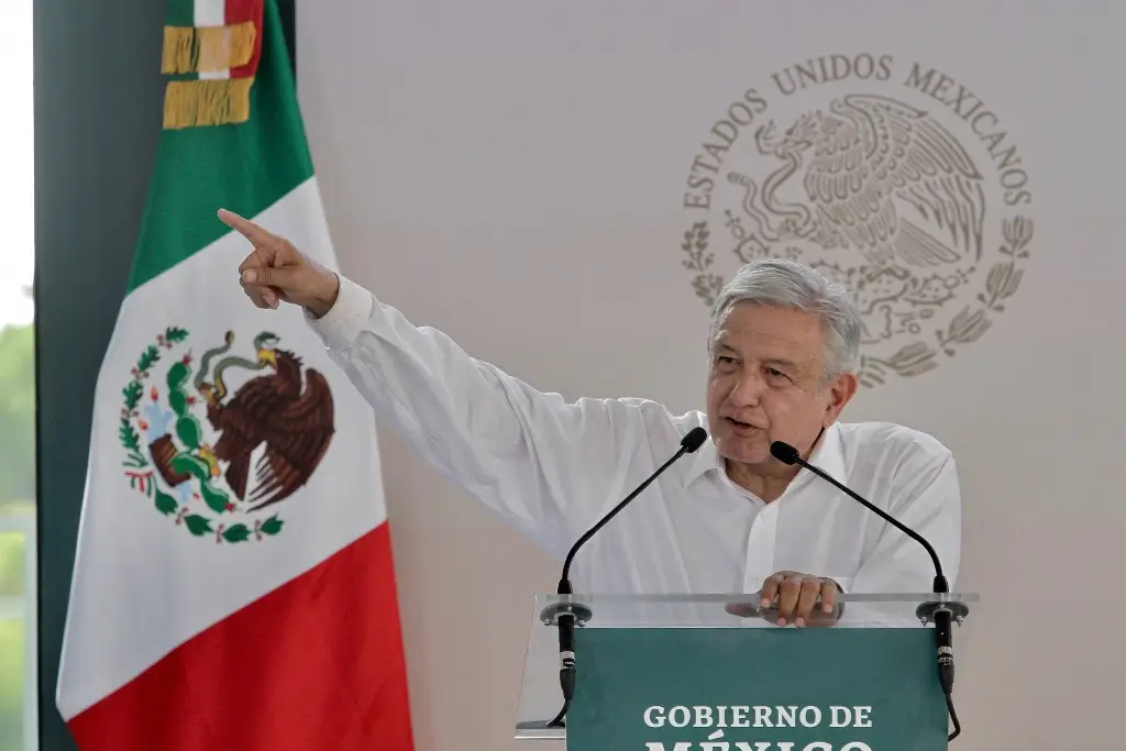 Imagen Inai ordena a la UNAM hacer pública tesis y título de AMLO