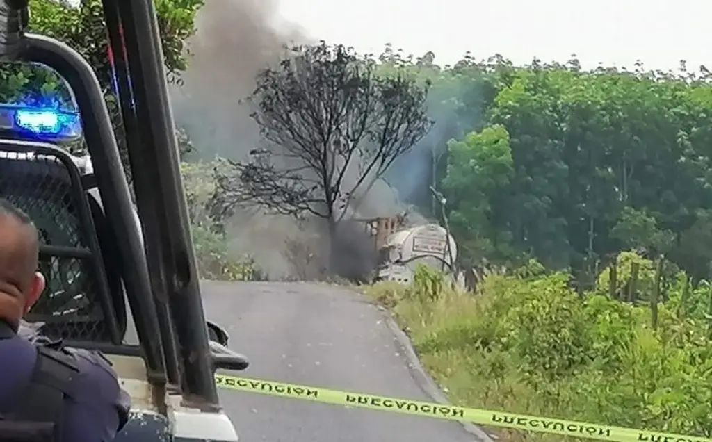 Imagen Explota pipa en carretera de Veracruz; reportan 2 heridos de gravedad 