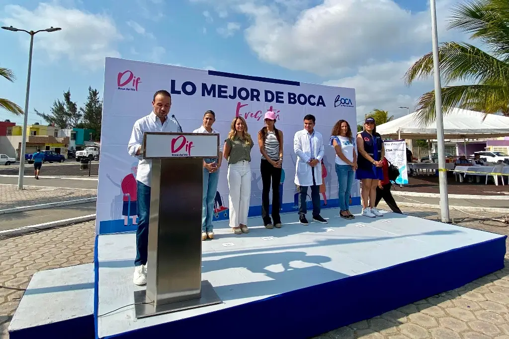 Imagen Realizan brigada médica y bacheo en Las Vegas, en Boca del Río
