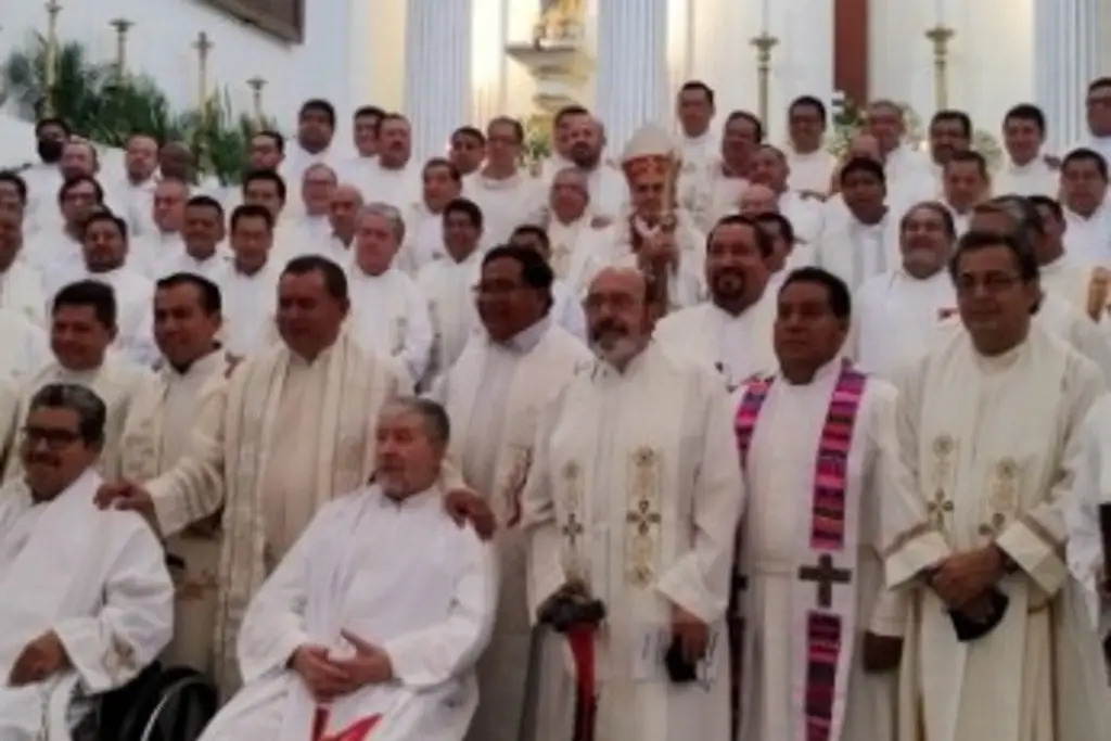 Imagen Renuevan sus votos 80 sacerdotes de la Diócesis de Orizaba, Veracruz 