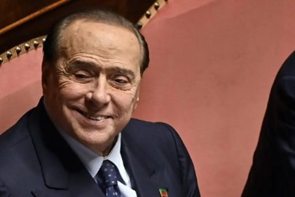 Imagen Hospitalizan al exprimer ministro de Italia, Silvio Berlusconi