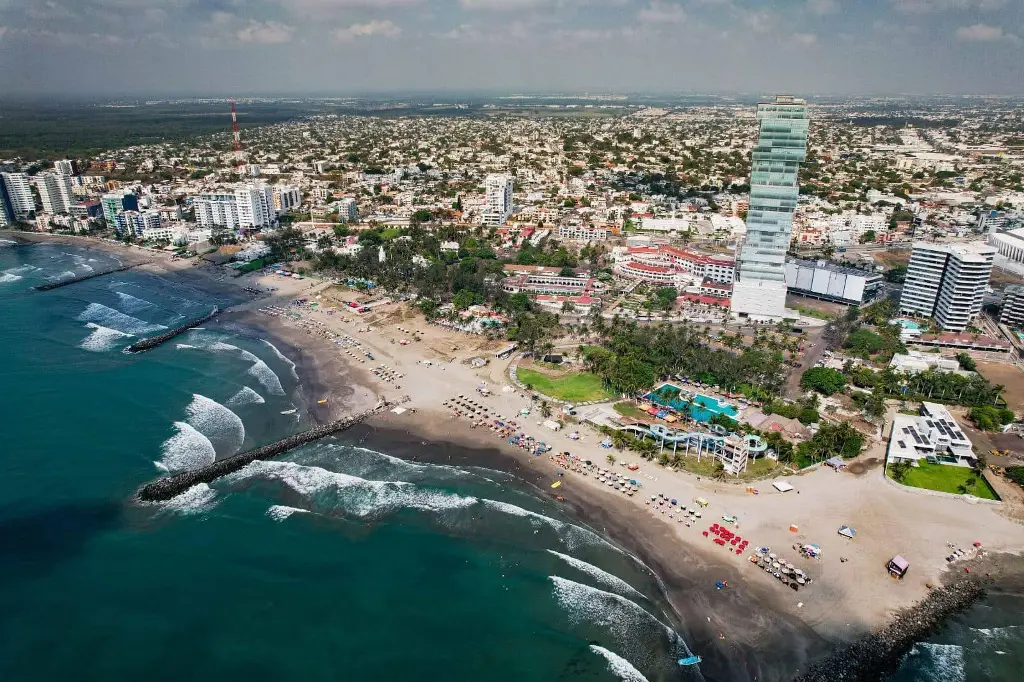Imagen Toro mecánico, DJ en vivo, futbol y más en playas de Boca del Río 