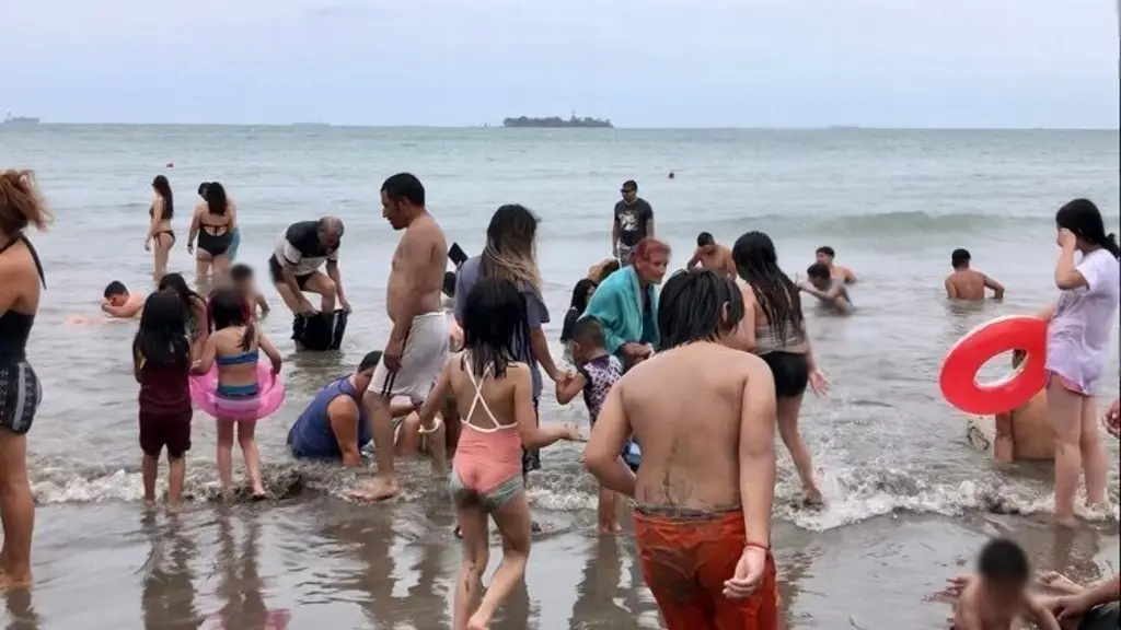 Imagen Piden cuidar a niños en playas de Veracruz y si salen a carretera “no se aloquen”