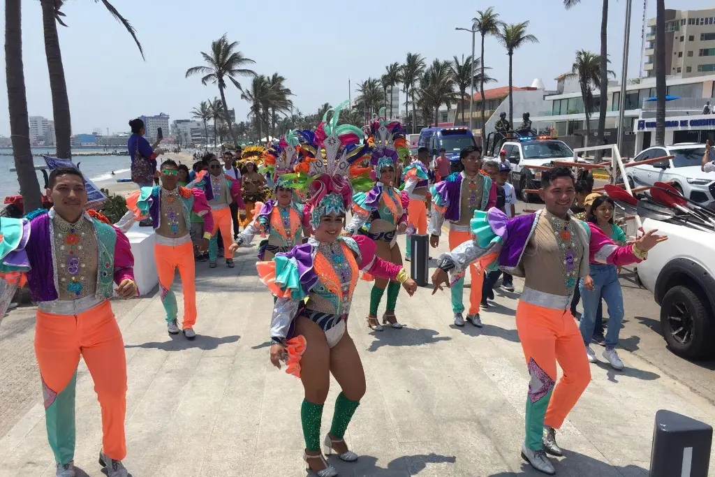 Imagen Realizan segunda rumbata de Carnaval de Veracruz 