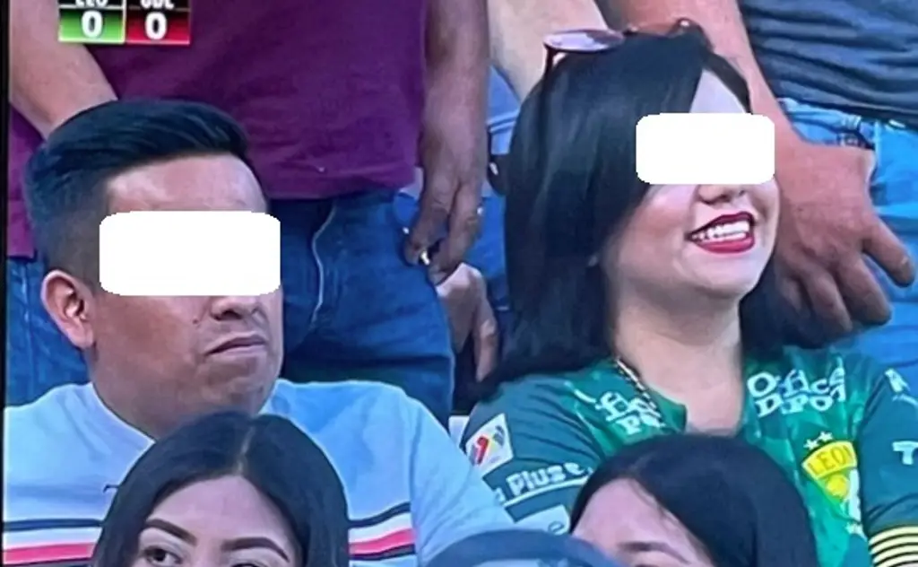 Imagen Exesposa exhibe a aficionado captado en partido de futbol: 'pero no hay para la pensión'