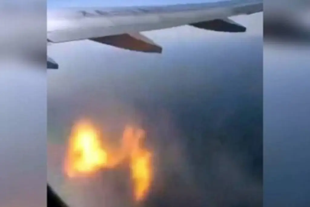 Imagen Explota turbina de avión de Viva Aerobús en pleno vuelo (+Video)