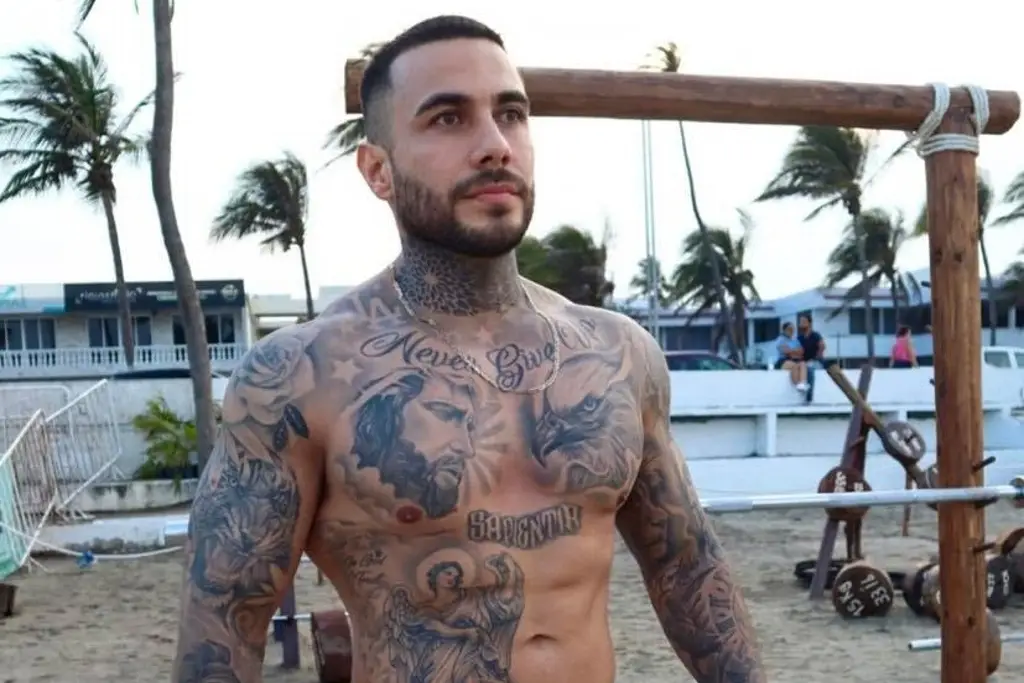 Imagen Aspirante a candidato a rey del Carnaval de Veracruz se ejercita en el gym de Playa Martí (+fotos)