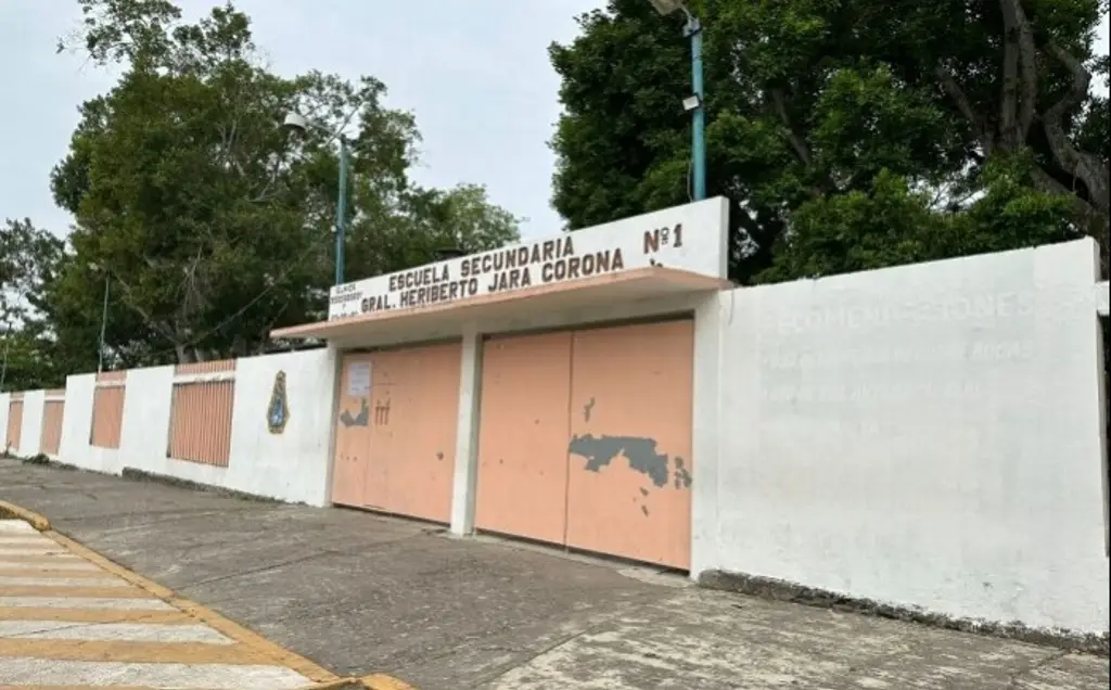 Imagen Por supuestas amenazas suspenden clases en secundaria de Poza Rica