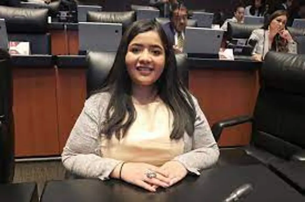 Imagen Ponen en duda autenticidad de firma de senadora Claudia Balderas en solicitud de licencia