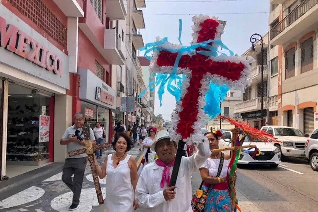 Imagen Celebran el Día de la Cruz en Veracruz