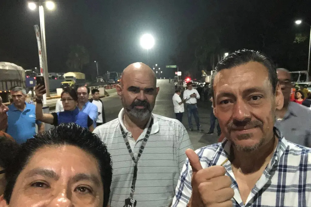 Imagen Así celebran eliminación de la caseta de cobro de Fortín, Veracruz