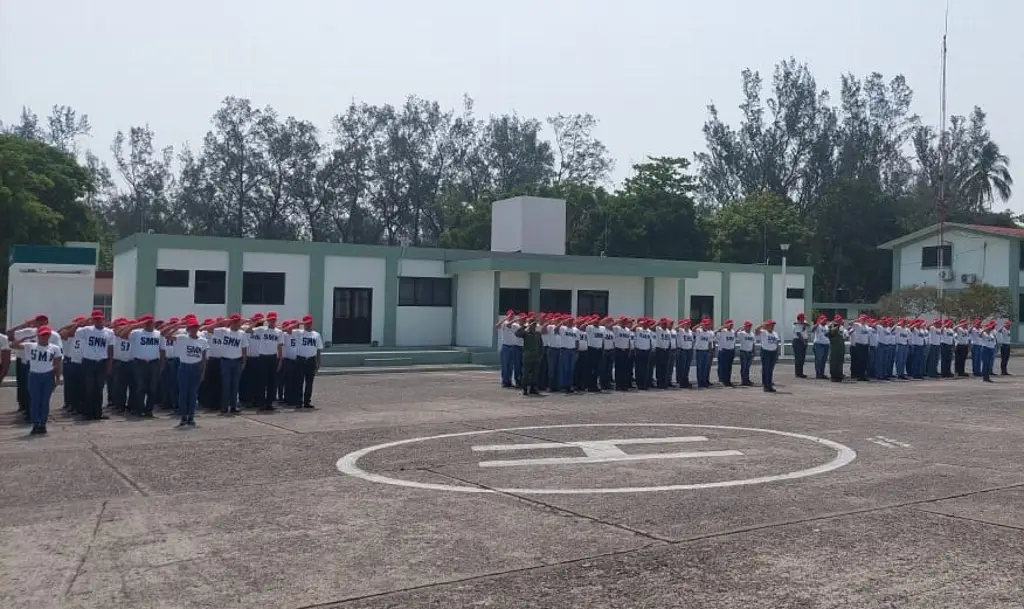 Imagen Protestan 5 mujeres y 263 hombres del Servicio Nacional Militar en Boca del Río