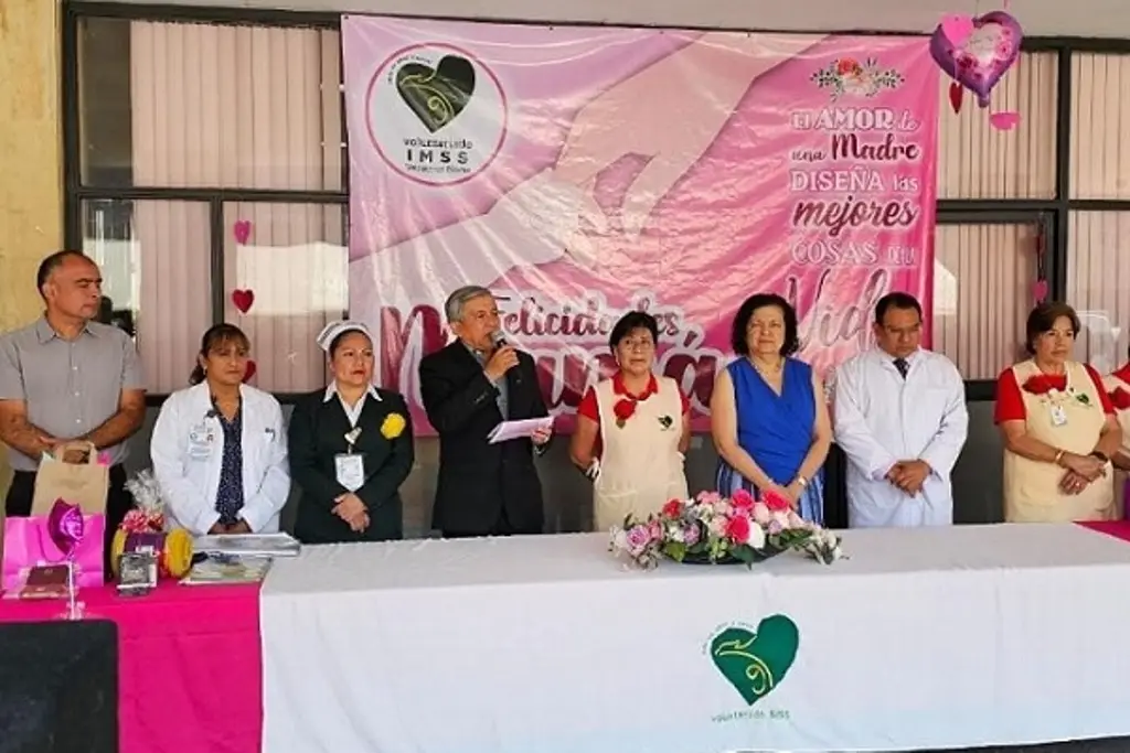Imagen Voluntariado del IMSS festeja el Día de las Madres con trabajadoras y derechohabientes