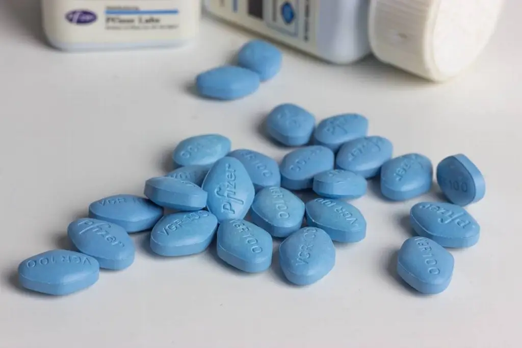 Imagen Adolescentes toman viagra por reto viral en TikTok; estos son los riesgos 