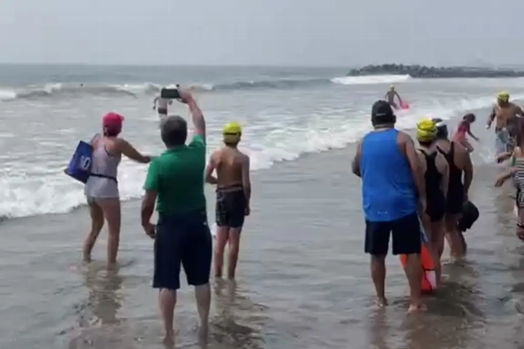 Imagen Fallece atleta en competencia de nado en Boca del Río