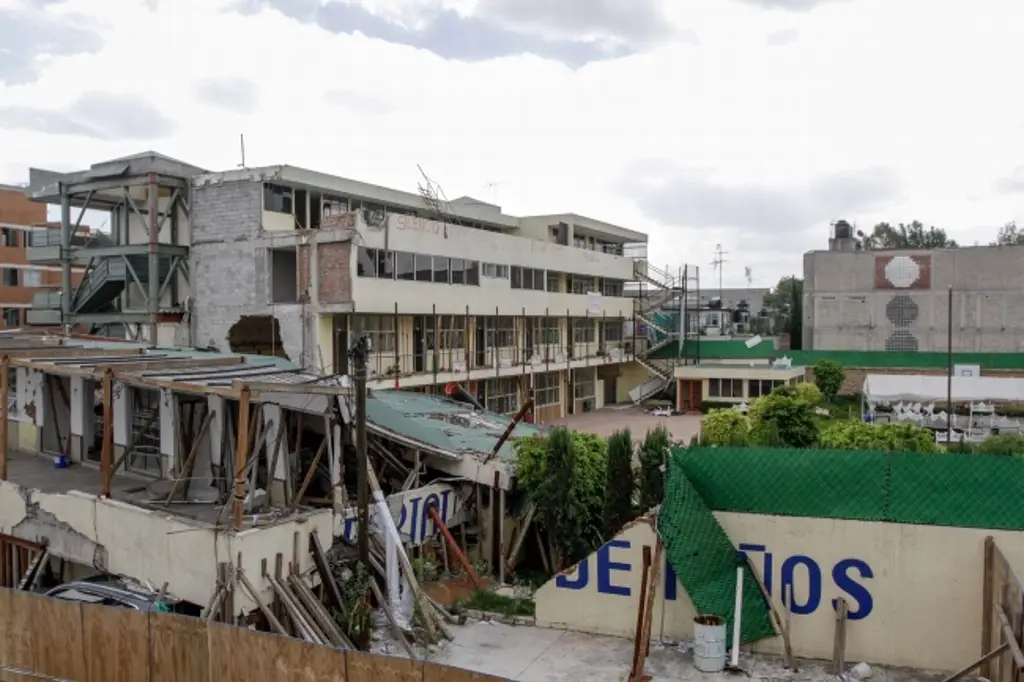 Imagen Amparan a dueña del Colegio Enrique Rébsamen, que colapsó tras sismo en CDMX