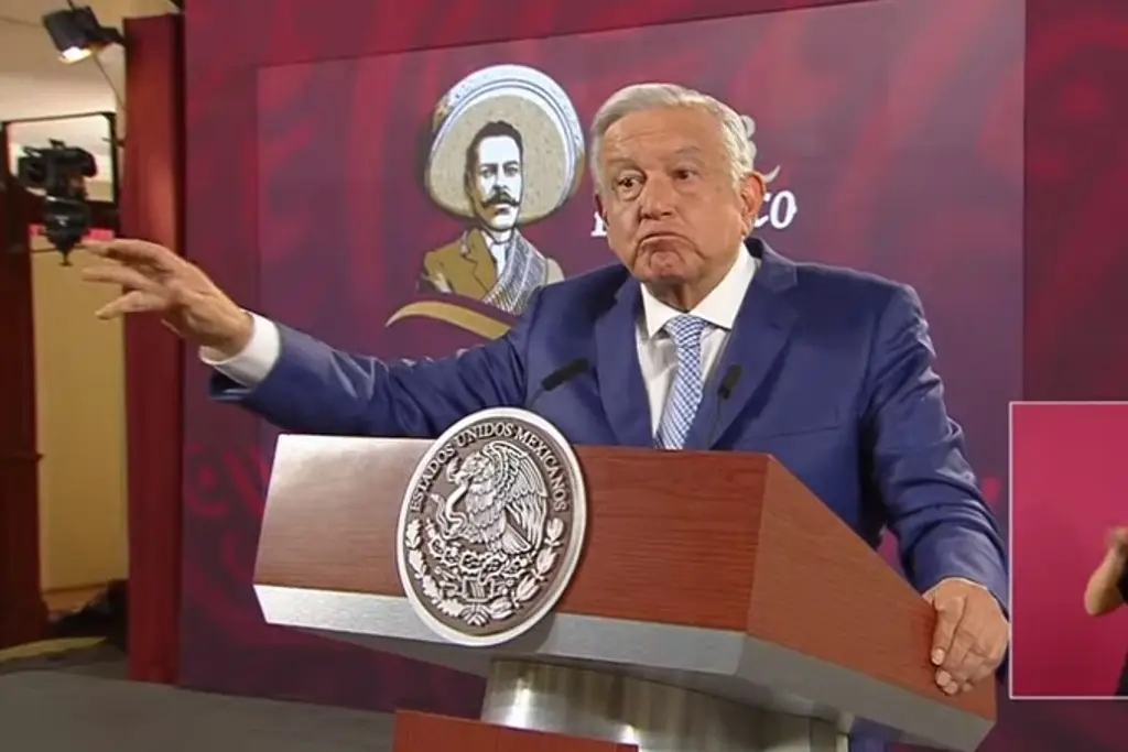 Imagen AMLO niega ganar más de 400 mil pesos y reta a Loret de Mola a decir cuánto gana 