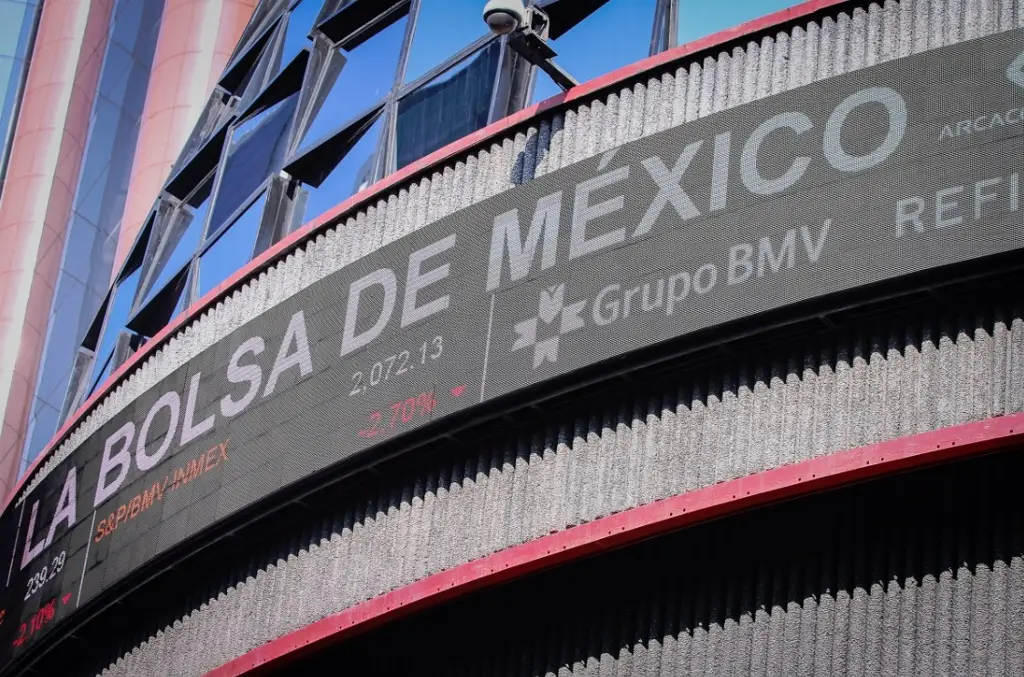 Imagen Caen acciones de Grupo México en la Bolsa de Valores tras toma de tren en Veracruz