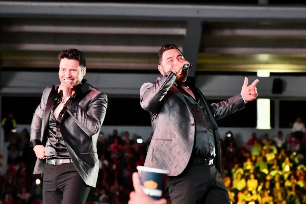 Imagen Banda MS de Sergio Lizárraga llegó, cantó y triunfó en Veracruz (+fotos)