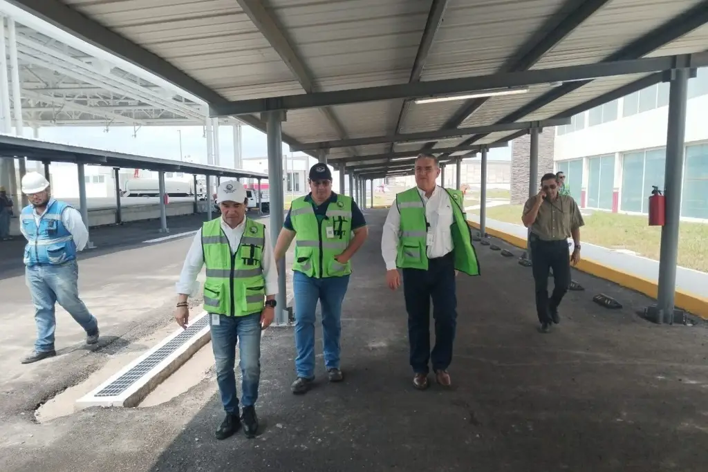 Imagen Supervisan instalaciones de la nueva aduana en Veracruz