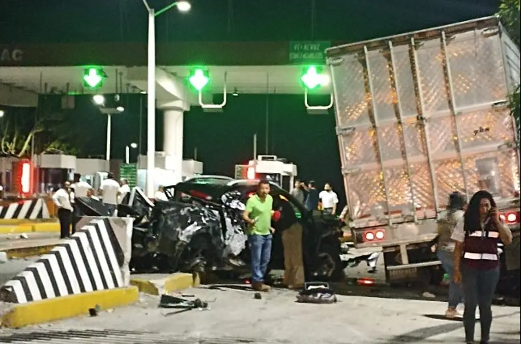 Imagen Fuerte accidente en autopista Córdoba-Veracruz deja cuantiosos daños