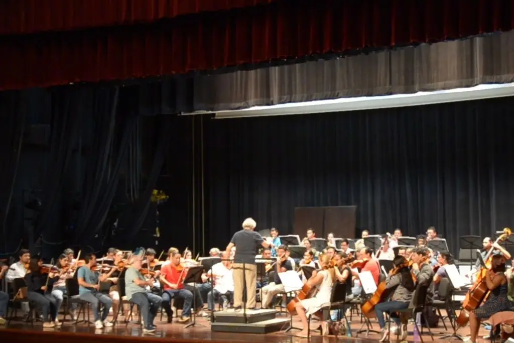 Imagen Anuncian concierto de la Filarmónica Boca del Río/Veracruz con el maestro Mester y el violinista Adrián Justus